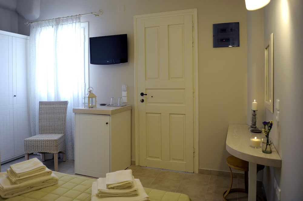 Almyris Hotel 26/41