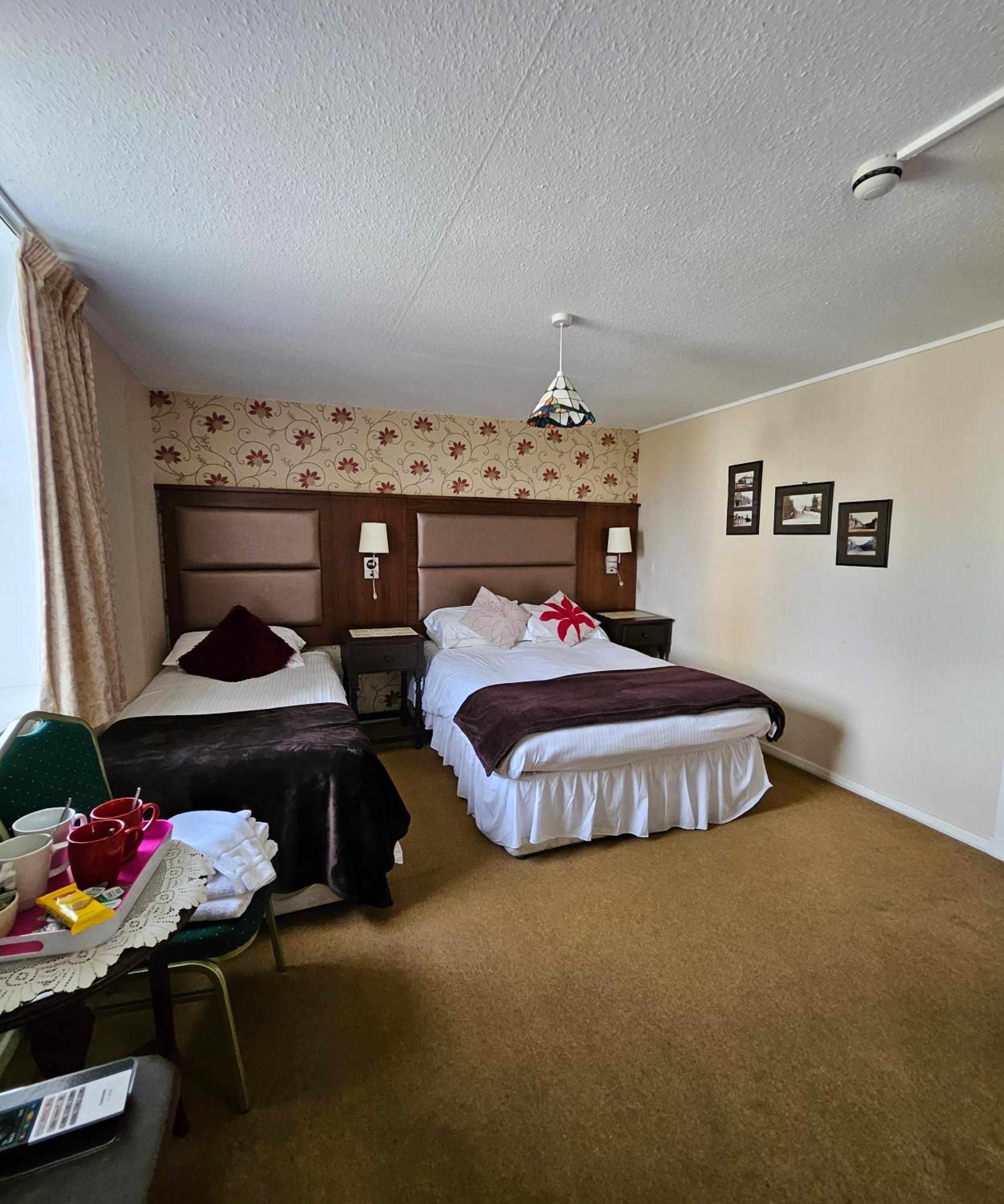 Room, Quadruple