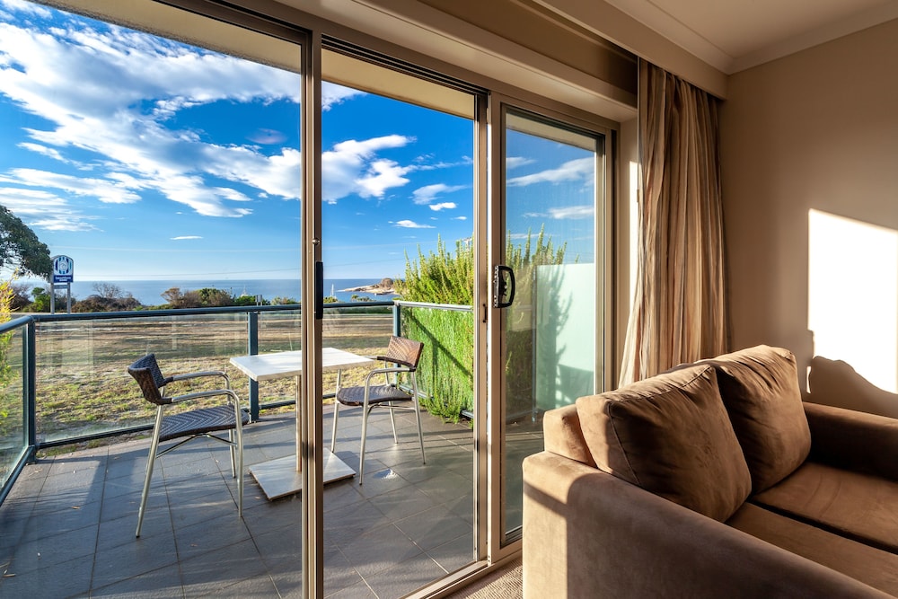 Beachfront Bicheno 25/50