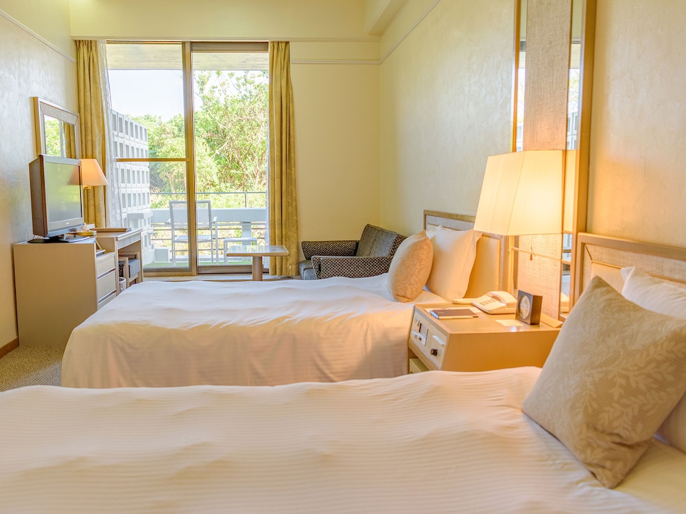 Hotel Moon Beach Okinawa 6/68