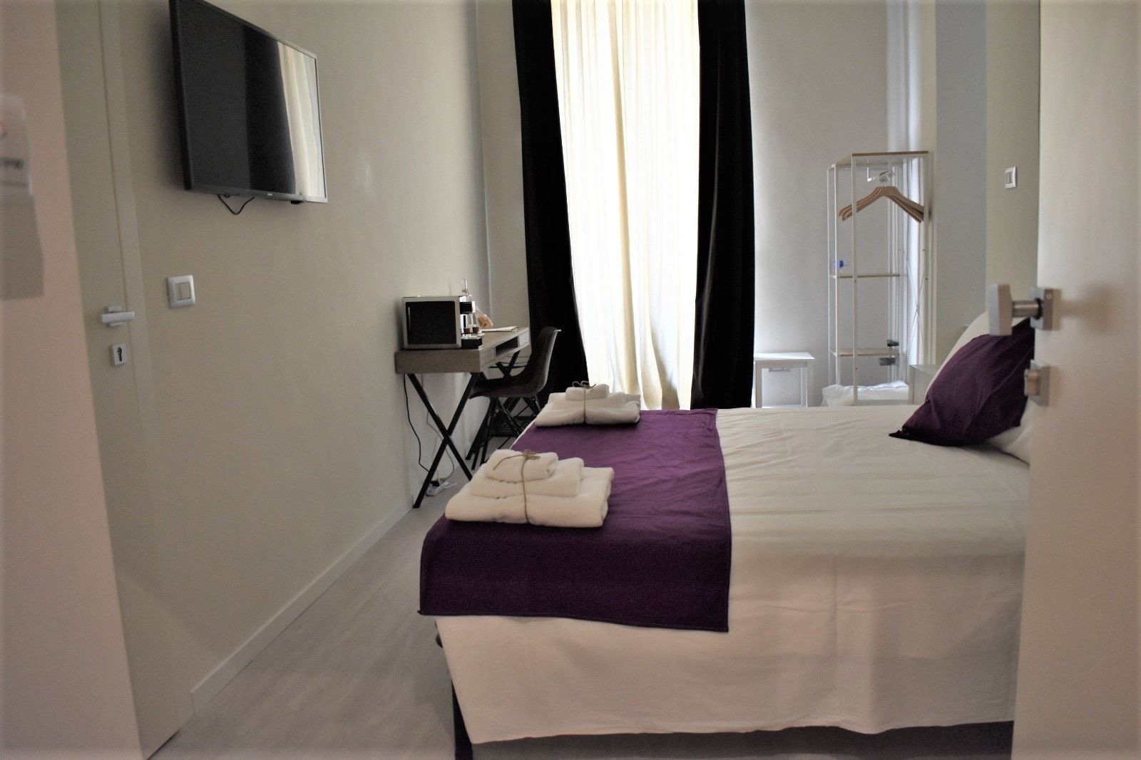 STANDARD, DOUBLE BED, SOFA