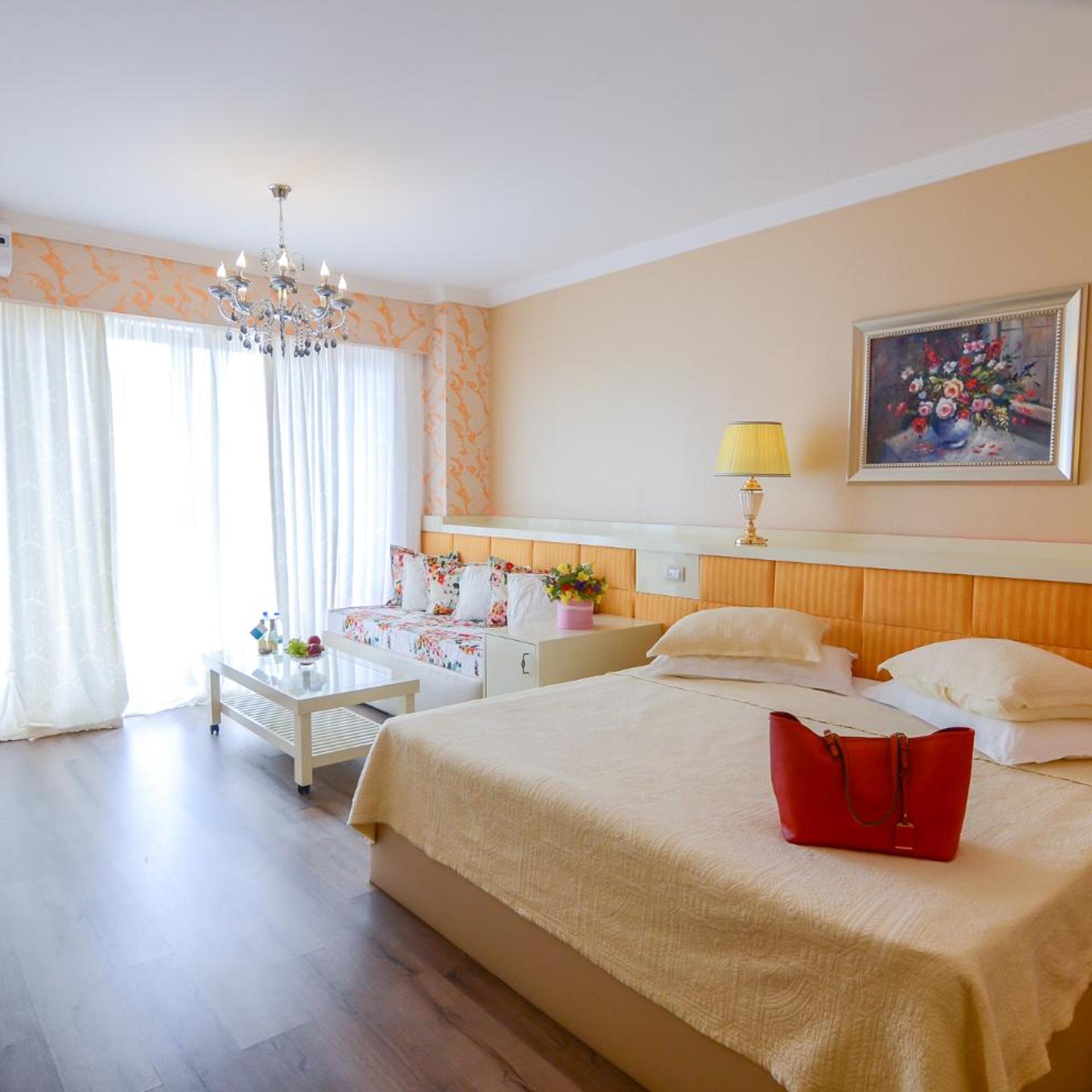 Room, Double Bed, Lateral Side Sea View, Balcony