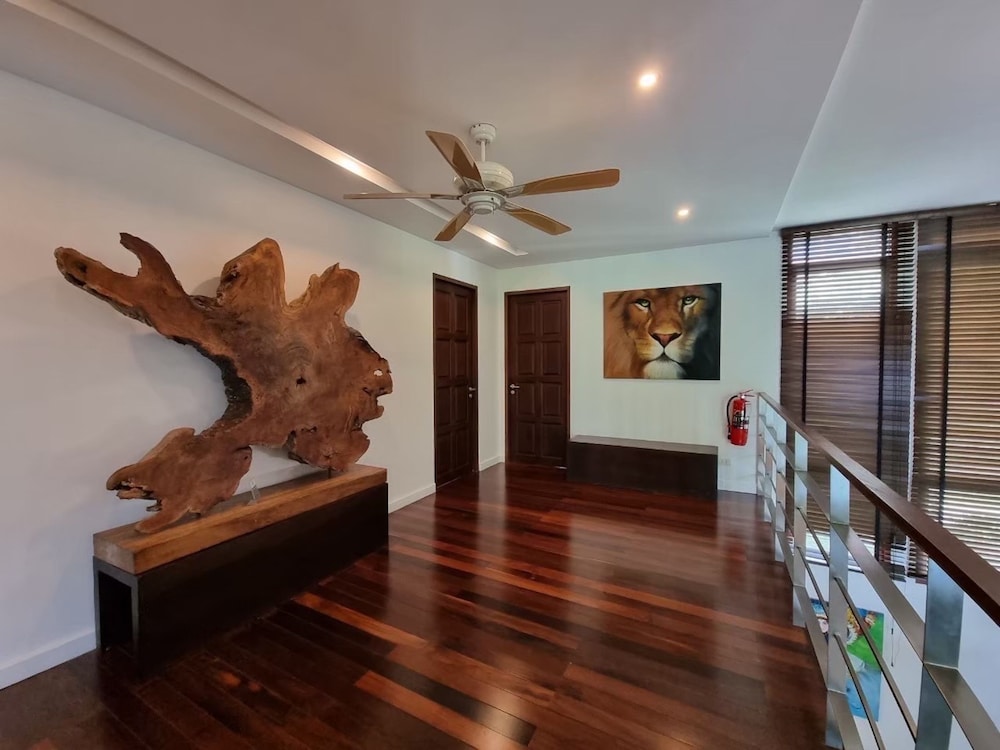 Amatapura Beach Villa 12 11/57