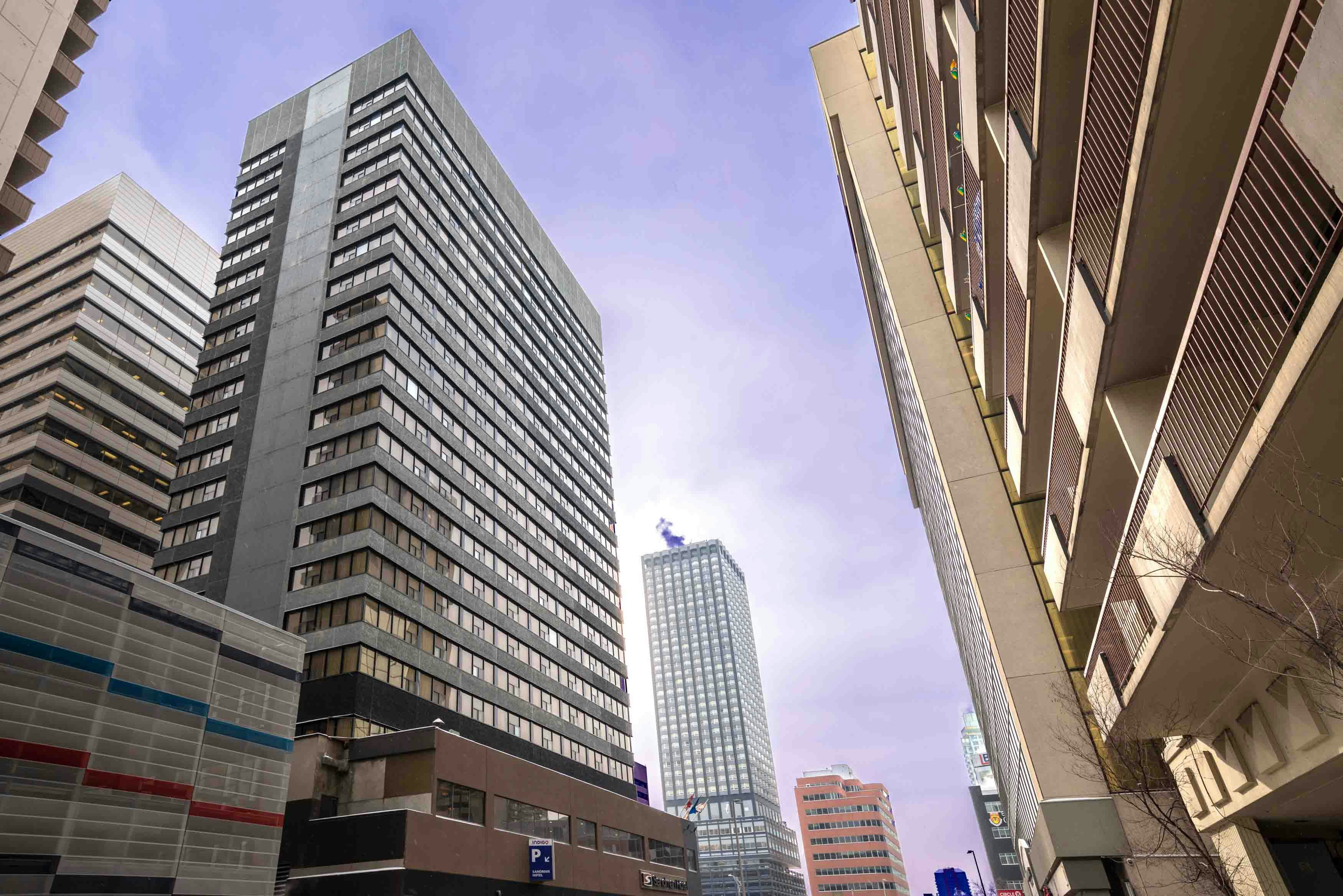 Sandman Signature Calgary Downtown Hotel 1/36