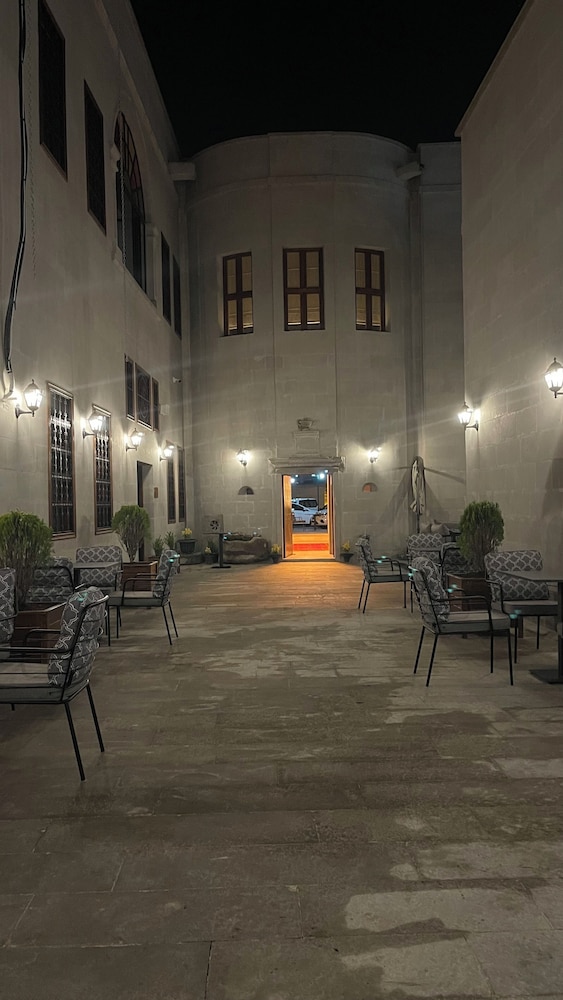 Four Mansions Hotel 43/45