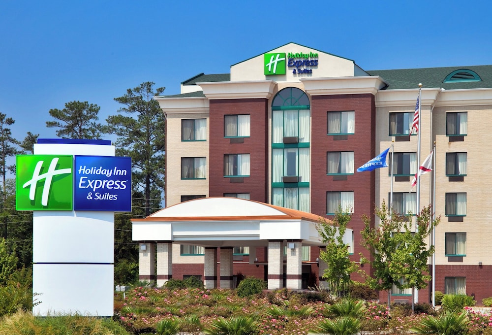 Holiday Inn Express & Suites Birmingham - Inverness 280, an IHG Hotel 3/74