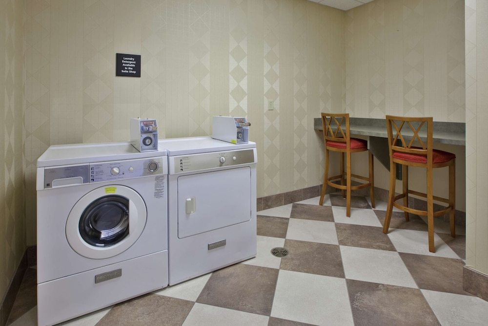 Hampton Inn Suites Plattsburgh 26/47