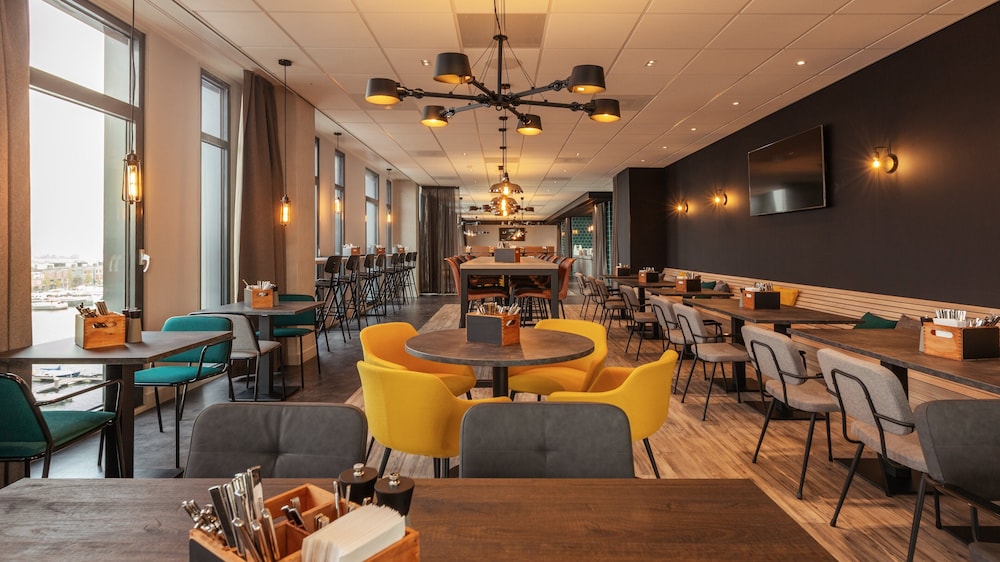 Holiday Inn - the niu, Fender Amsterdam by IHG 55/64