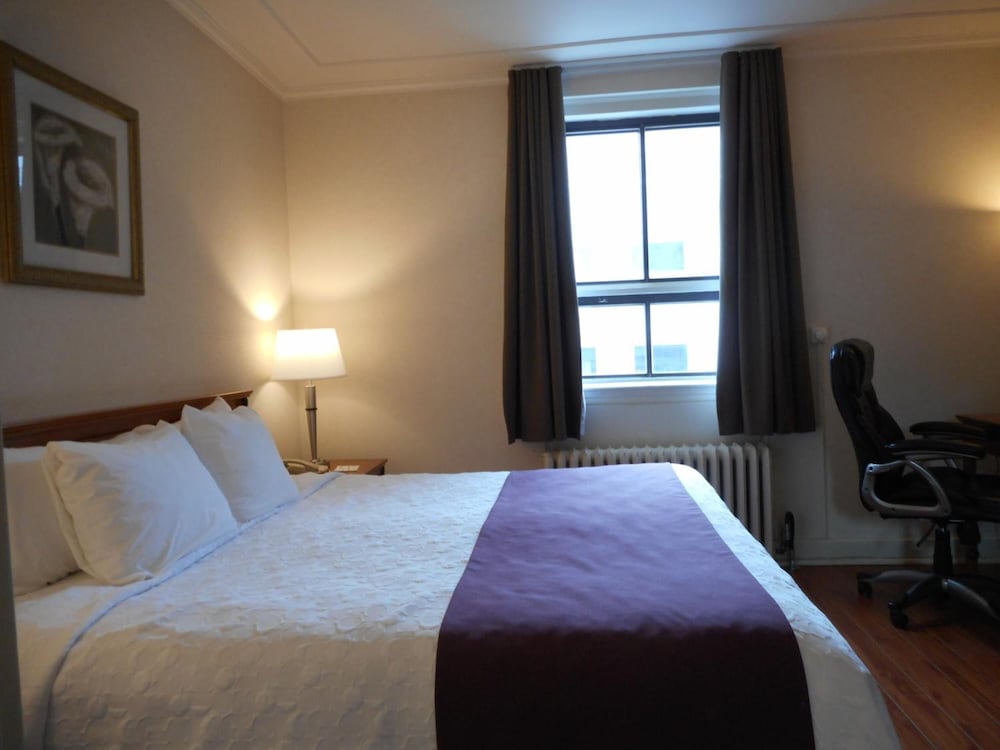 Hotel St Denis 6/29