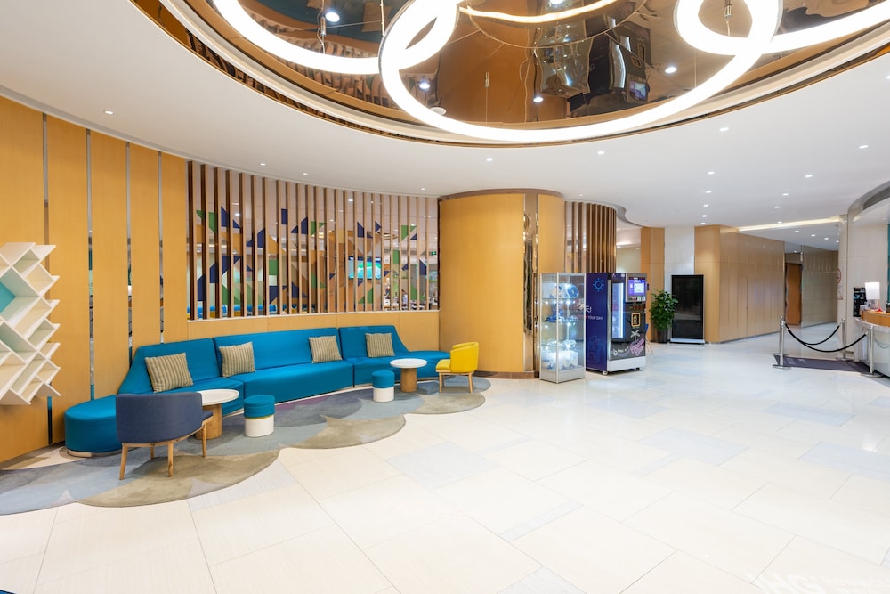 Holiday Inn Express Shanghai Zhenping 7/69