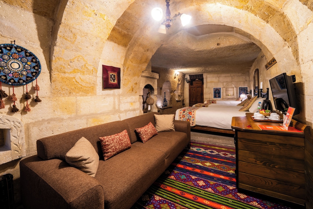 Tulip Cave Suites 32/48