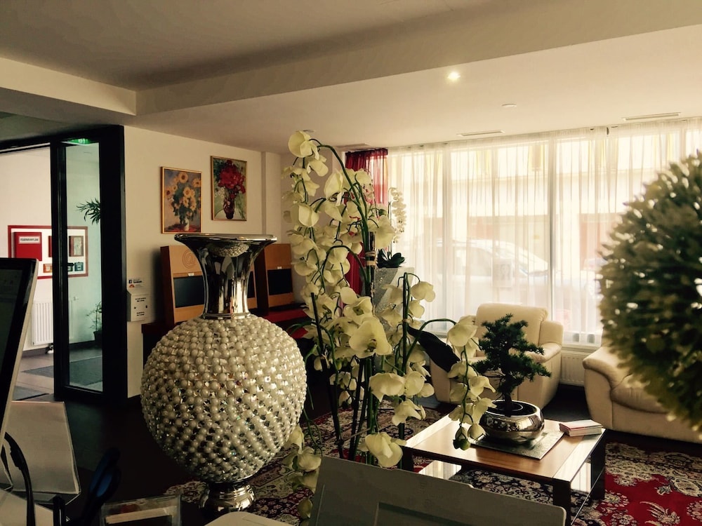 A T Holiday Hostel Wien 46/77