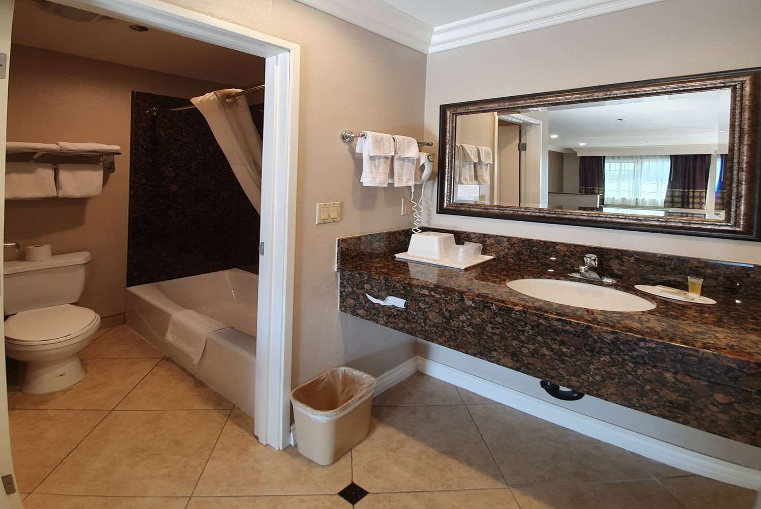Super 8 By Wyndham Cypress Buena Park Area 39/44