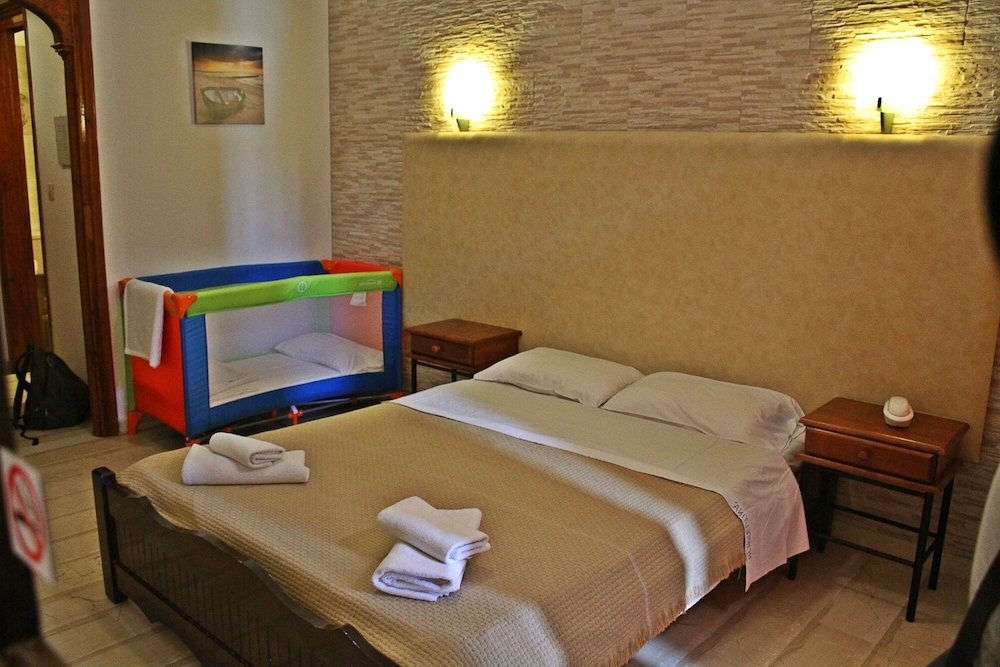 Tina Hotel 15/44