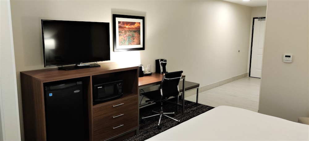 Best Western Plus Coachella Valley Inn & Suites 53/58