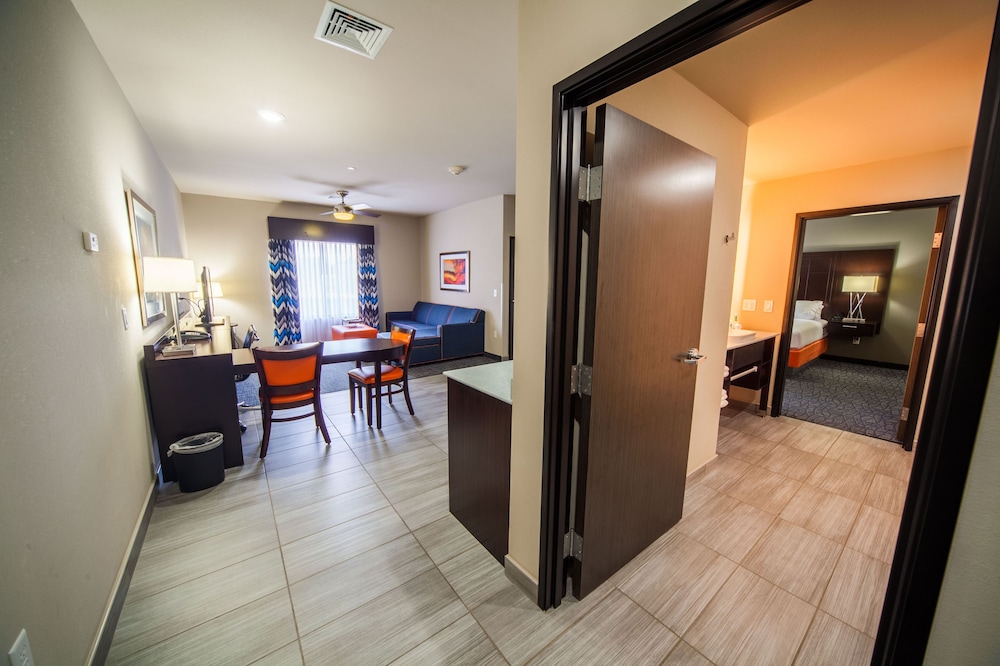 Holiday Inn Express And Suites Oklahoma City Southeast I 35 35/48