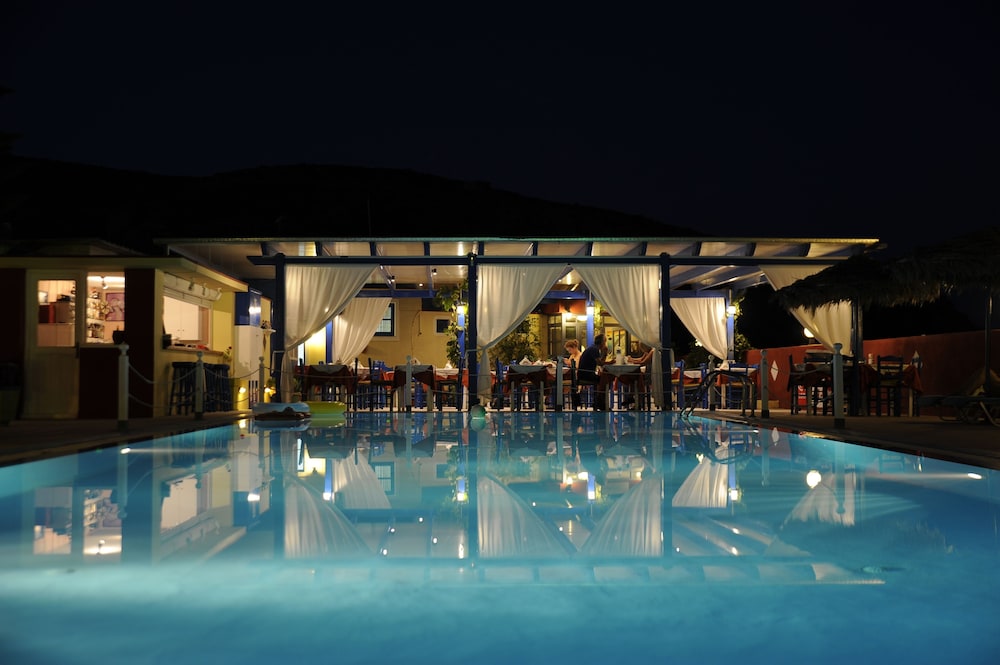 VILLA MICHALIS 38/59