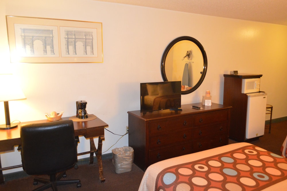 American Elite Inn 7/66