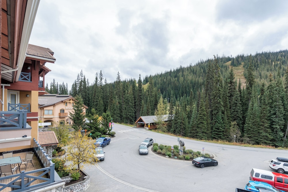 Sundance Lodge 18/22