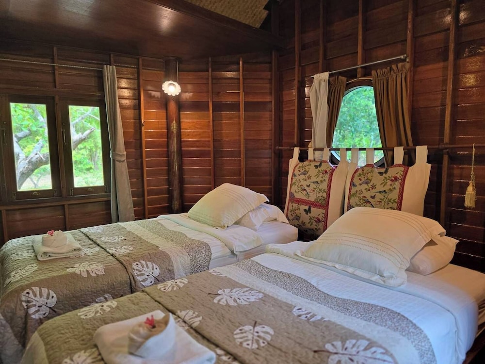 Kaengkrachan Boathouse Paradise Resort 19/78