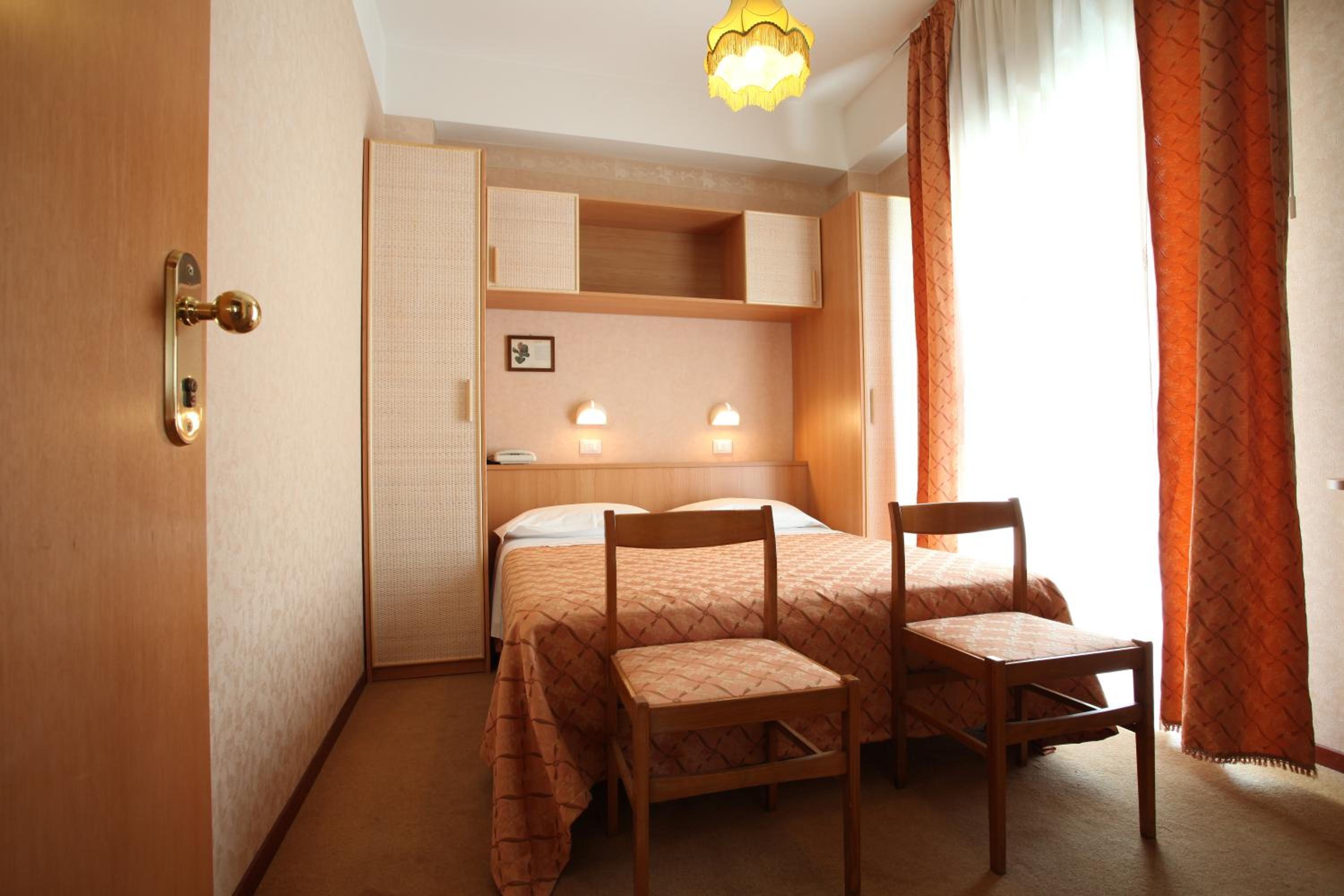 Hotel Rondinella e Viola 30/50