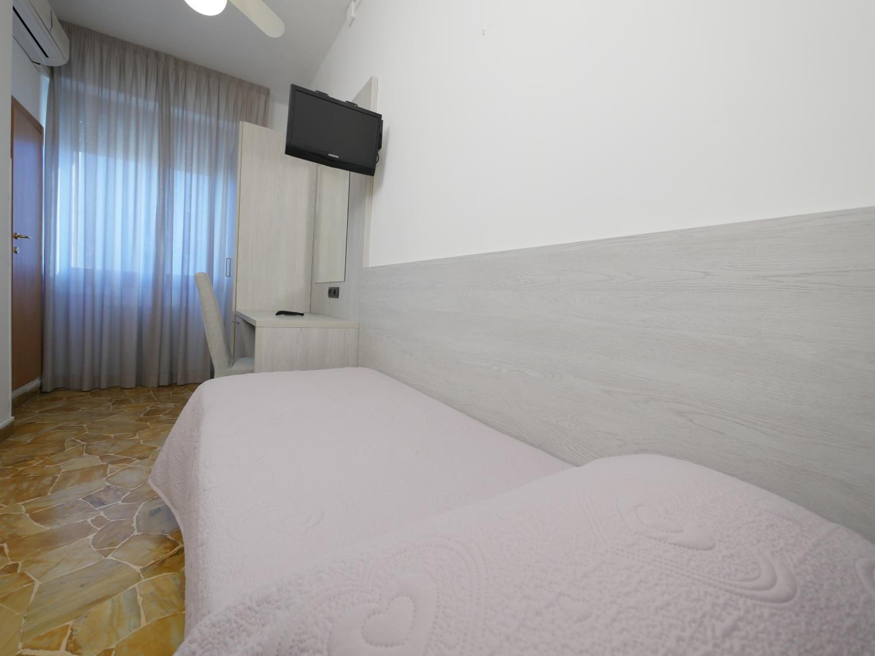Room, Single