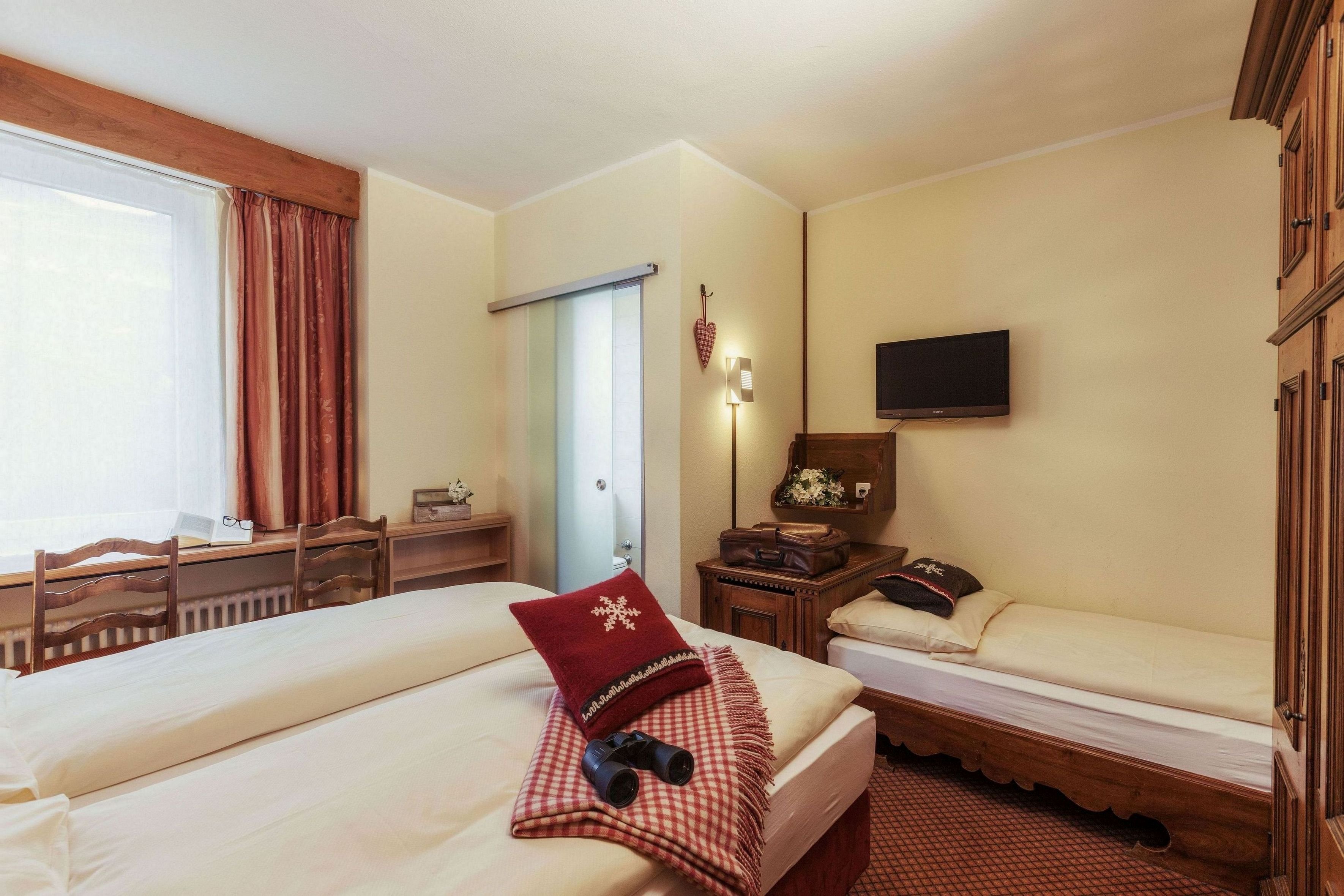 ROOM, TRIPLE
