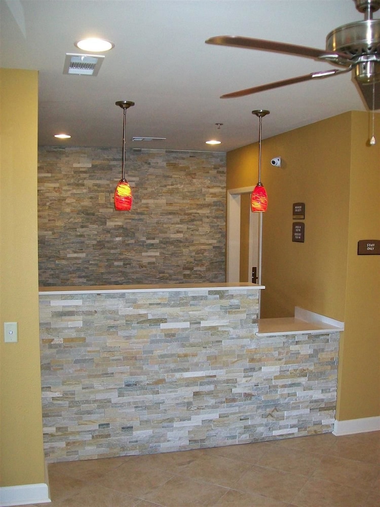 Americas Best Value Inn Tupelo Leeb Drive 1/33