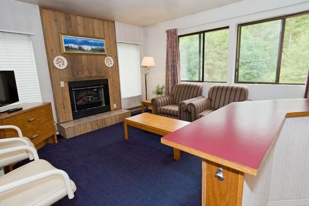 Sequim Bay Lodge 30/43