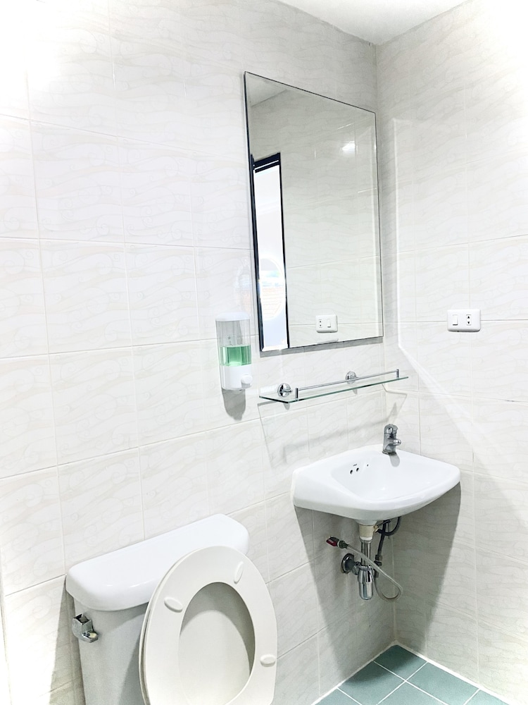 Baan Paradise Hotel 48/50