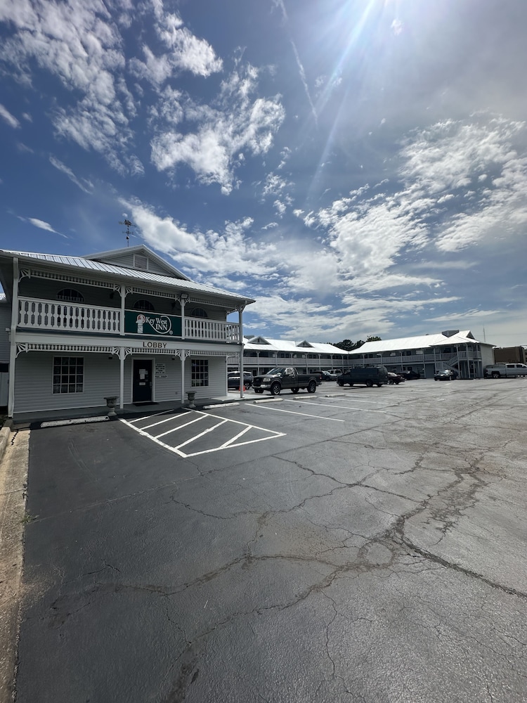 Key West Inn Clanton 27/29