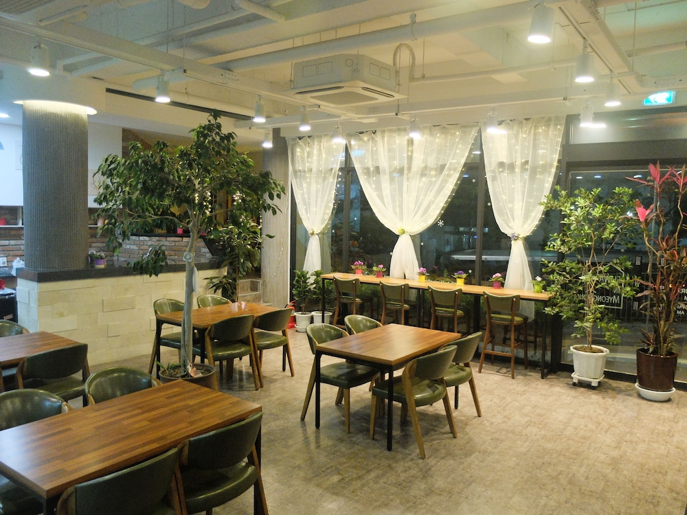 EHWA HOTEL MYEONGDONG 52/69