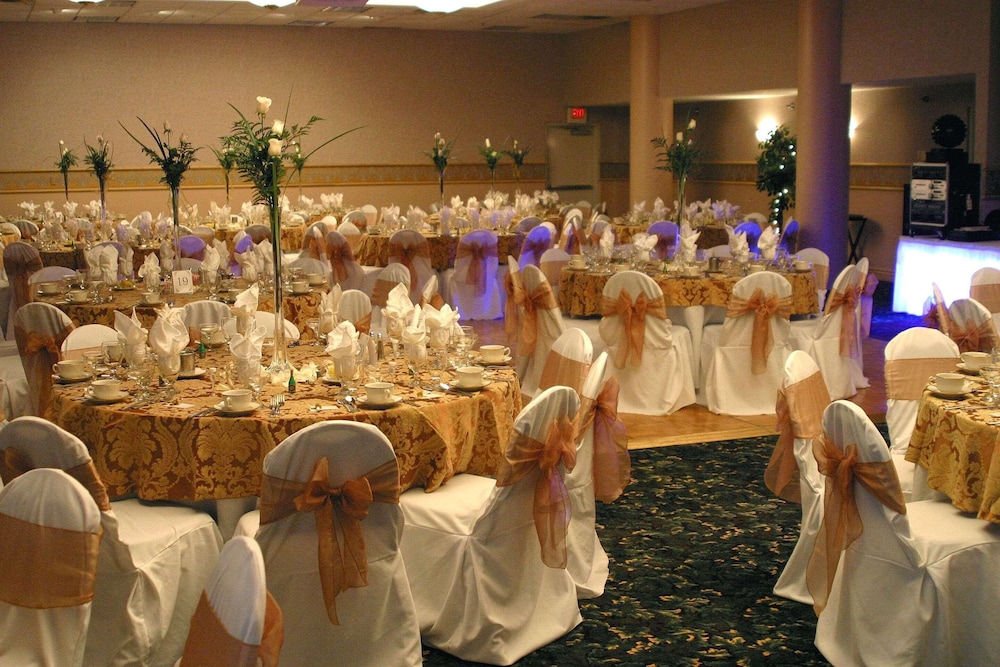 Radisson Suite Hotel Oceanfront 59/64