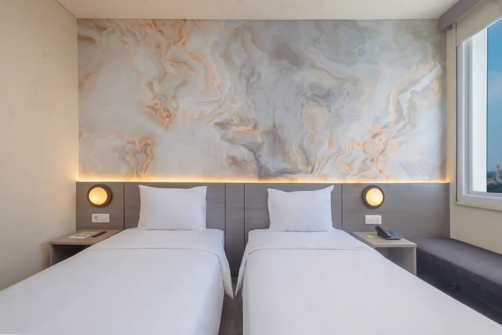 Express, Twin Beds