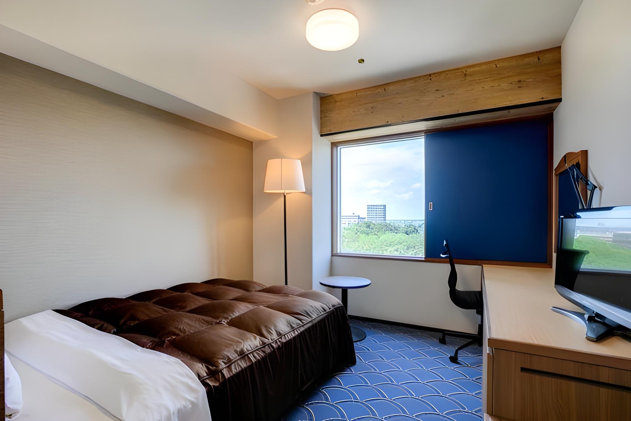 Semi Room, Double Bed, City View, Bathtub