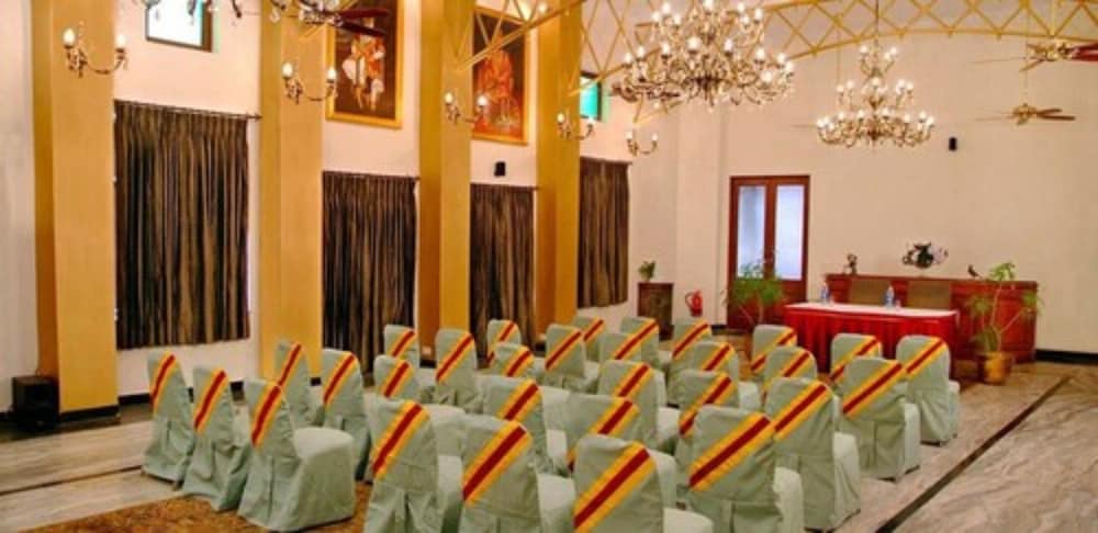 Welcomheritage Taragarh Palace 34/50