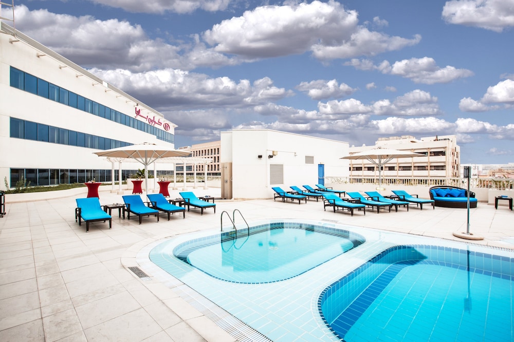 swimming pool spa