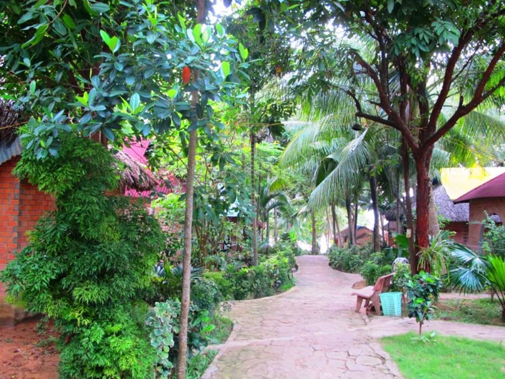 Nhat Lan Resort 36/42
