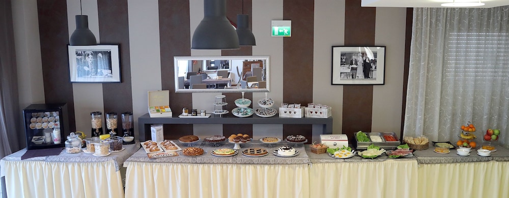 Fidenza Hotel 42/46