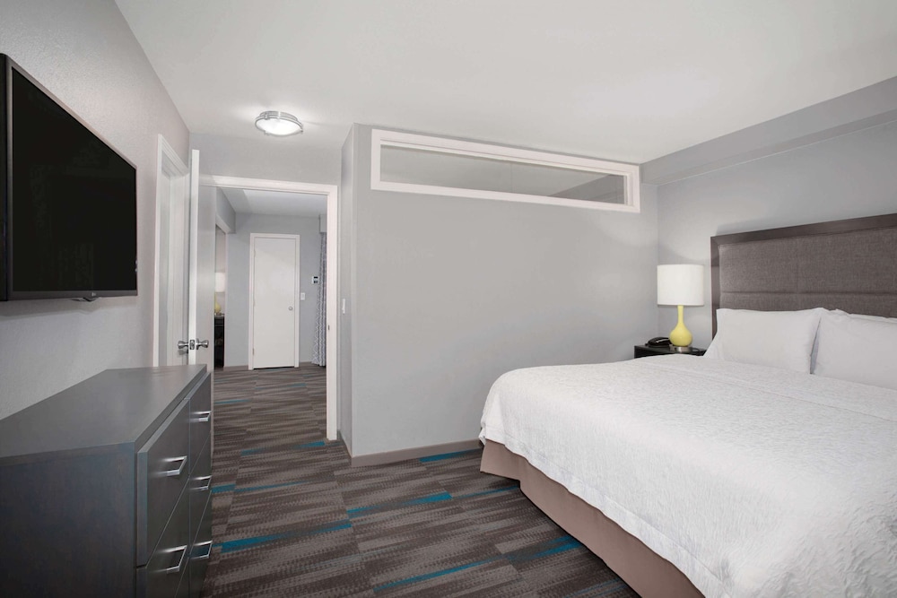 Hampton Inn Monterey 12/42
