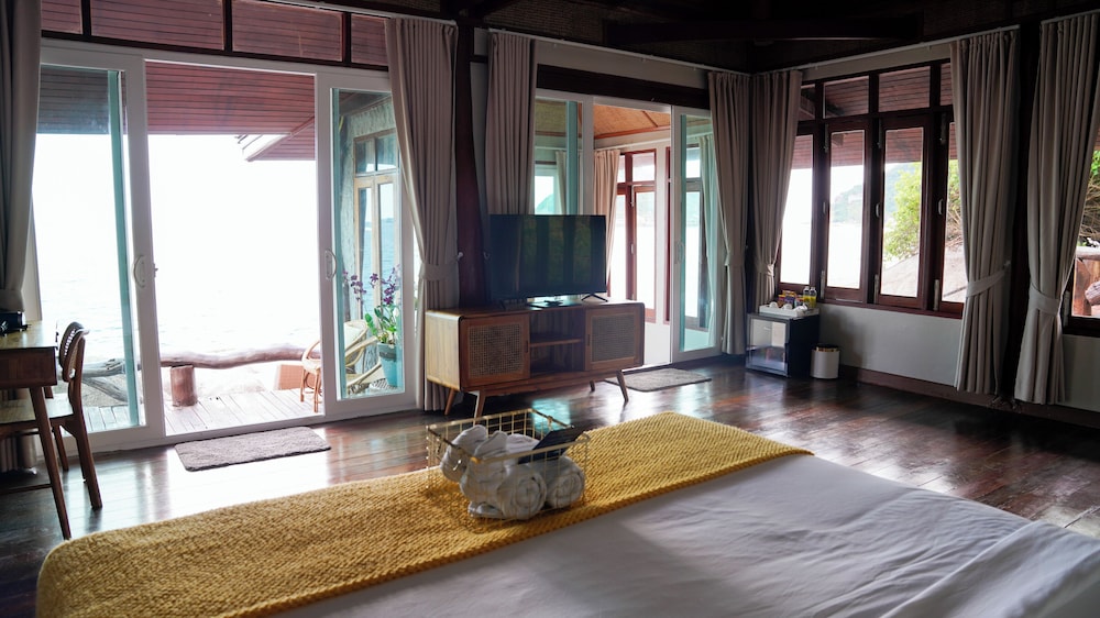 Panoramic, Villa, King Bed, Sea Front