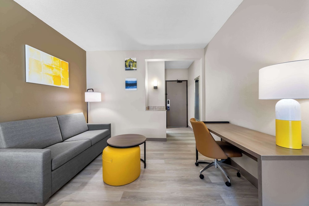 Comfort Suites Stevens Point 50/63