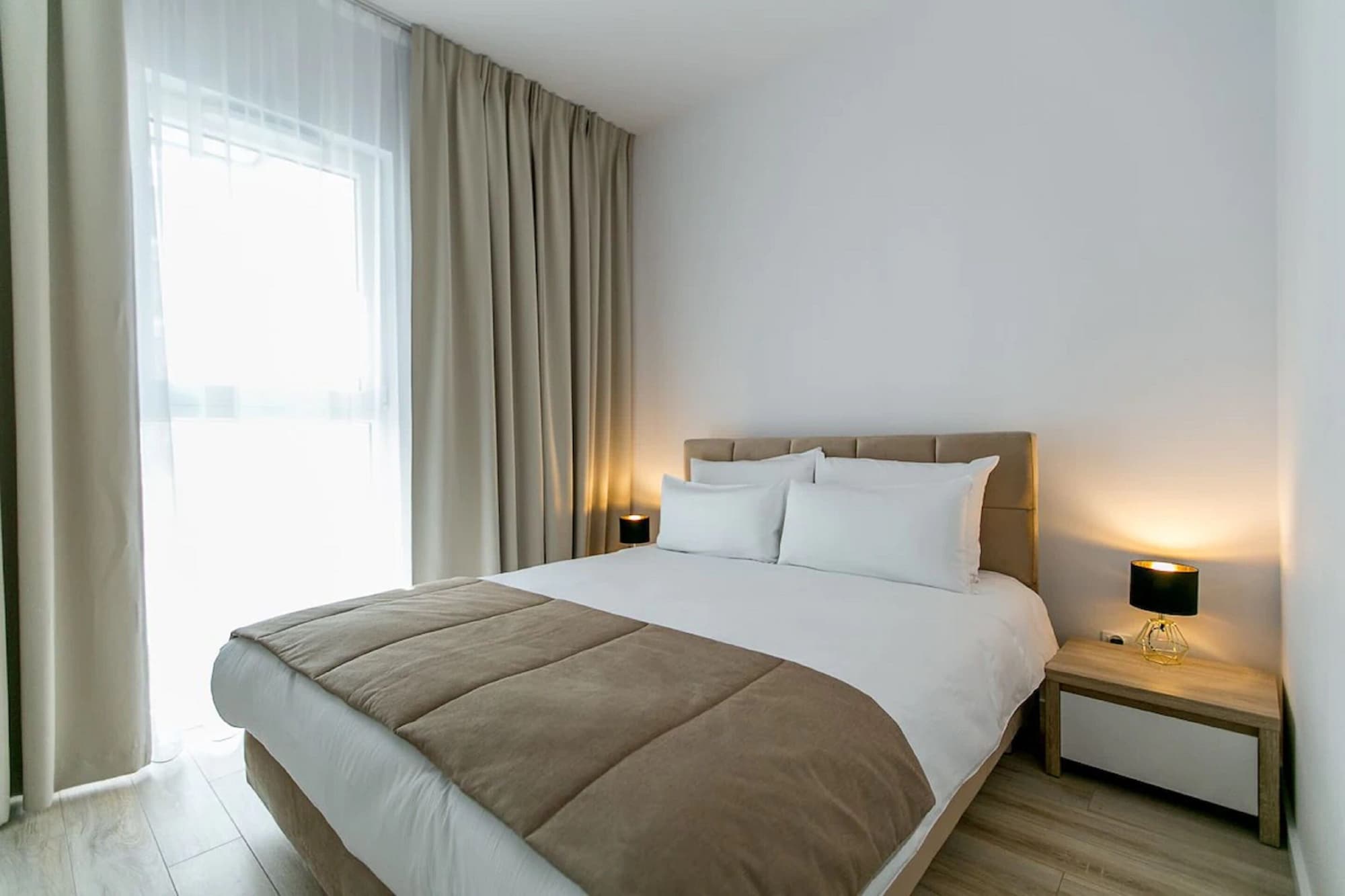 EXECUTIVE, APARTMENT