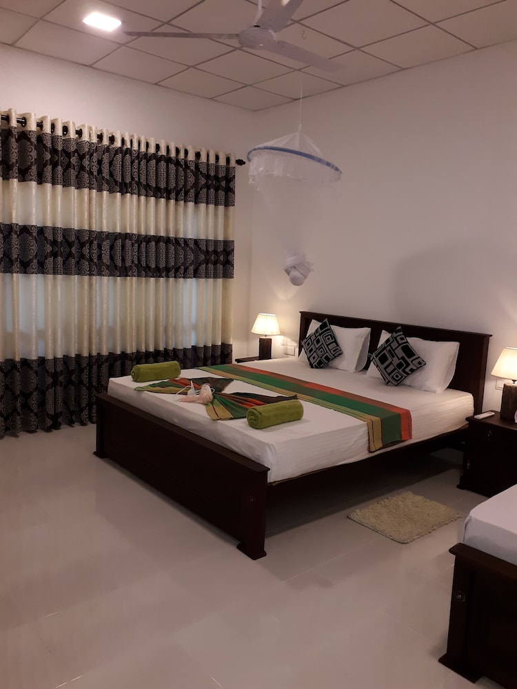 Sigiri Hibiscus Villa 8/28