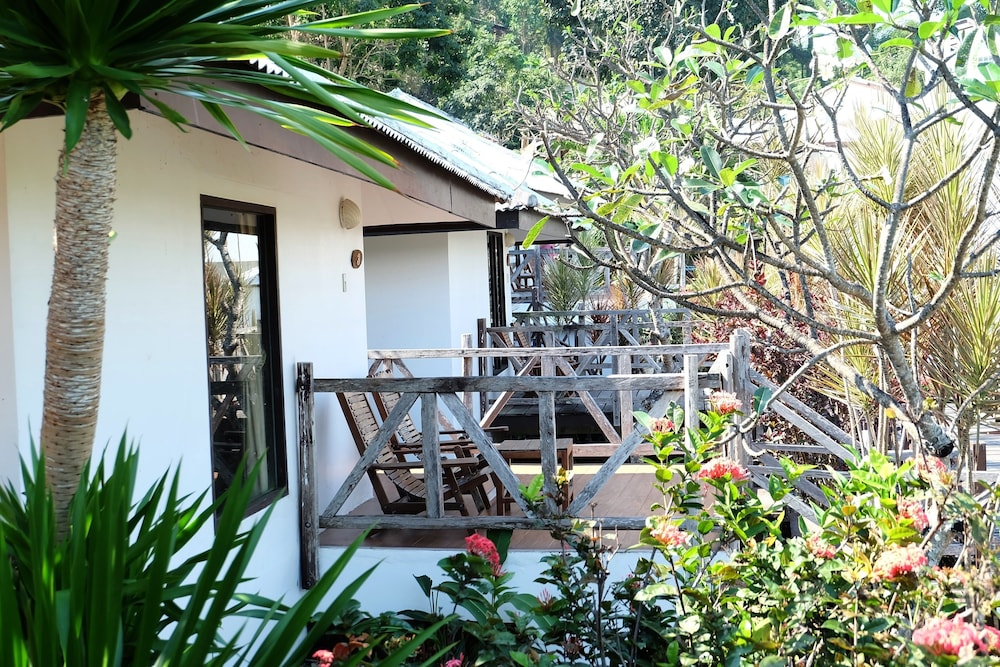 Samed Cliff Resort 8/68