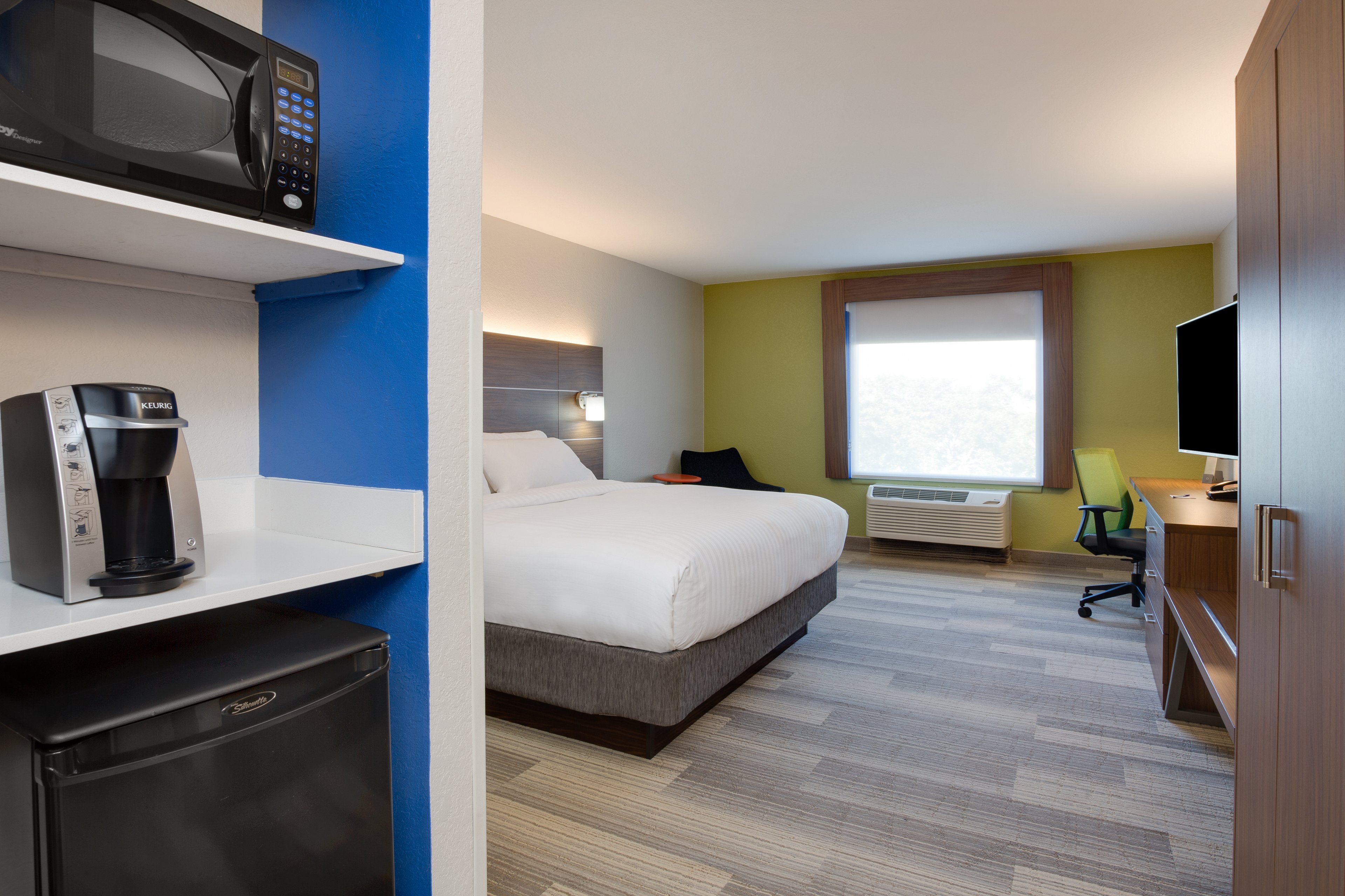 Holiday Inn Express & Suites Tampa-Fairgrounds-Casino, an IHG Hotel 24/45