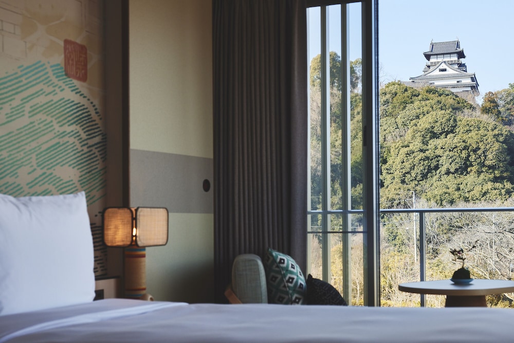1 Bedroom, Suite, Balcony