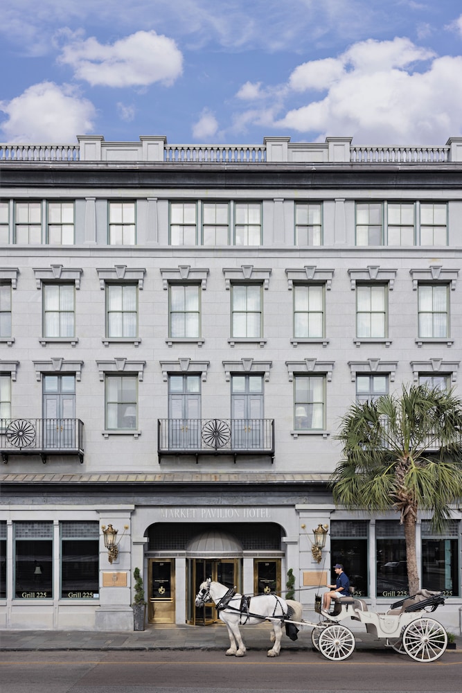 Market Pavilion Hotel 8/61