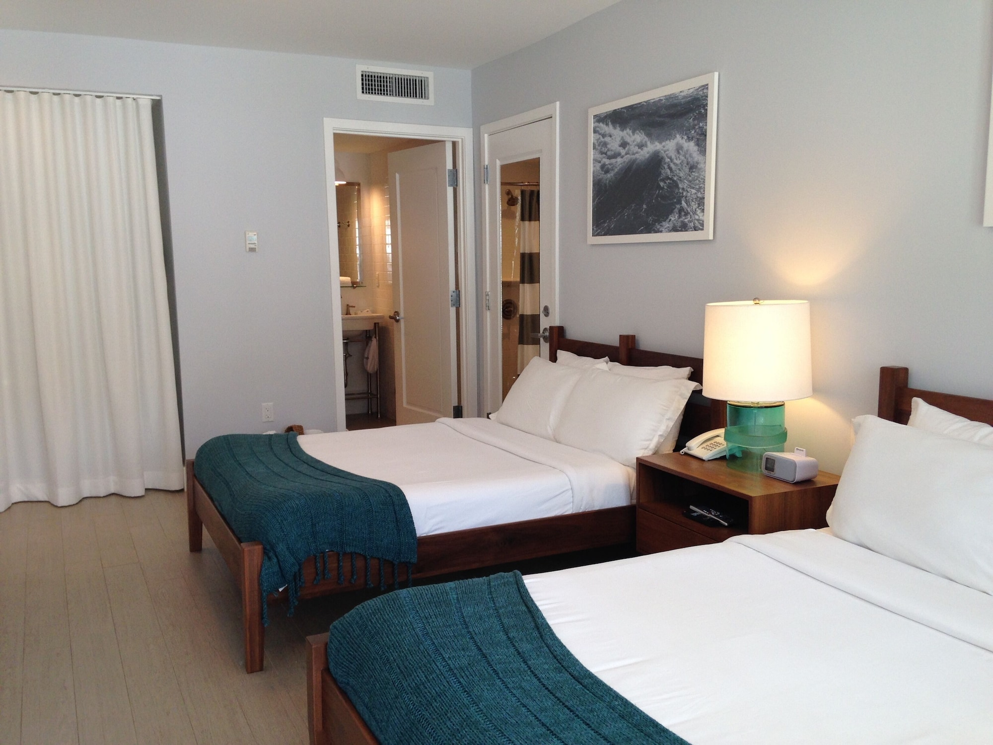TRADITIONAL, 2 DOUBLE BEDS