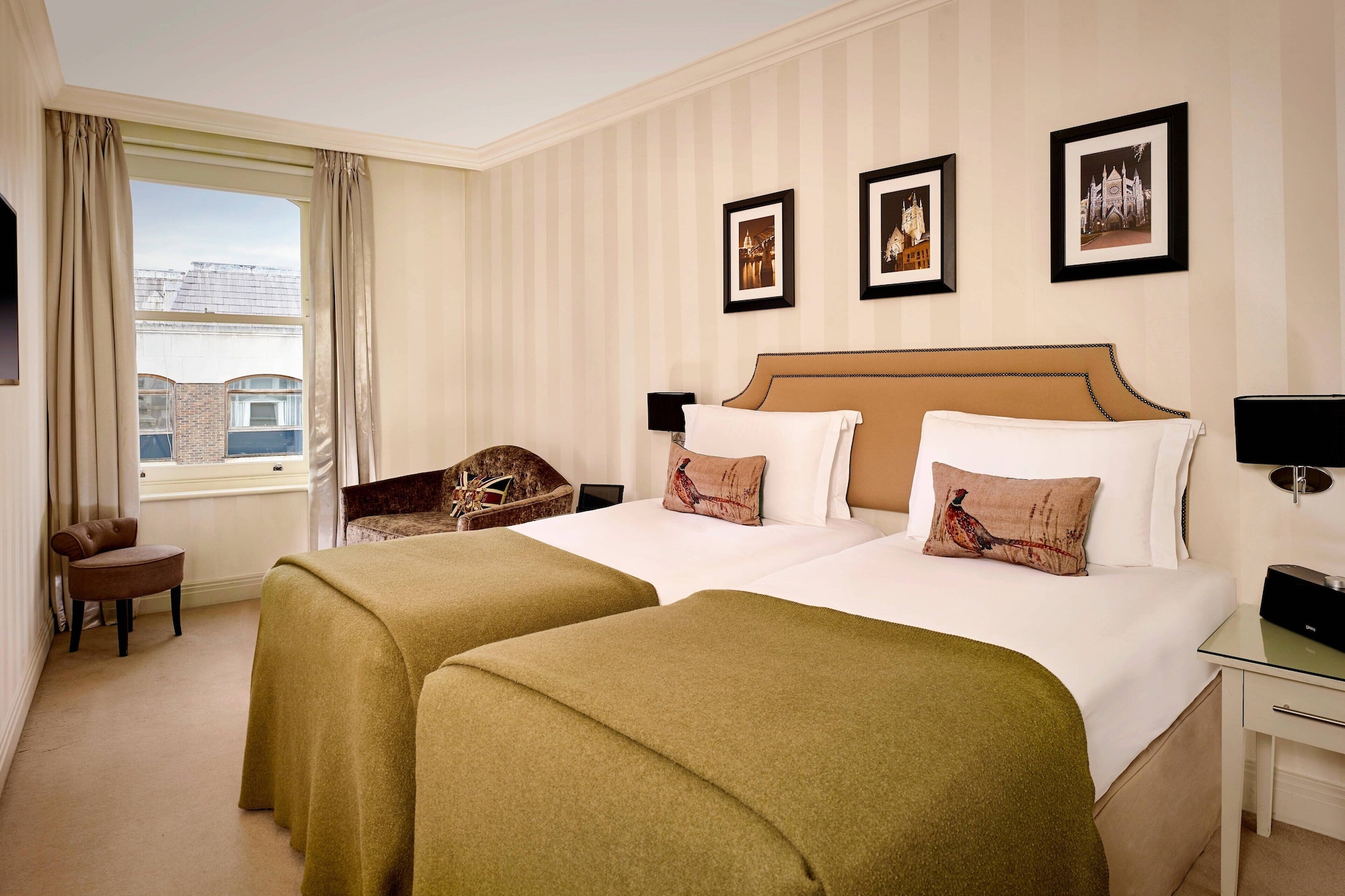 CLASSIC, TWIN BEDS